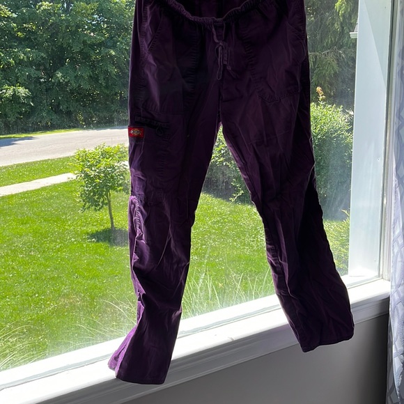 Well loved scrub pants - Picture 1 of 2